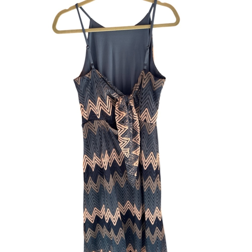 Tacera Chevron Patterned Sleeveless Backless Dress Woman’s medium - Picture 2 of 3
